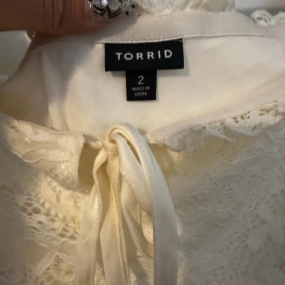 Torrid lace off the shoulder corset style top size 2 - Picture 2 of 3